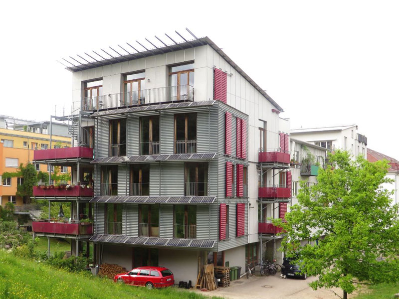 Büro in der Aixer Straße in Tübingen: Passivhaus mit Wohn- und Gewerbeeinheiten, Baujahr 2001 Gebaeude